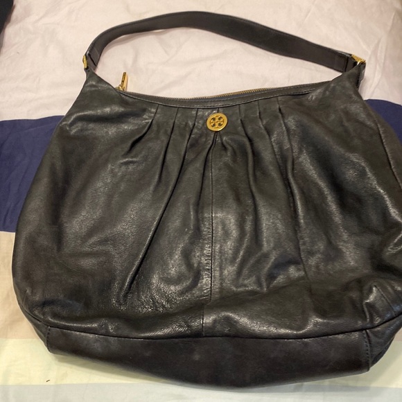 Tory Burch Handbags - Vintage Tory Bourke bag shoulder handle black